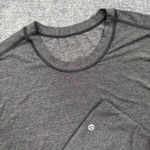 Lululemon Shirt Size Medium Heathered Black Reverse Sprint Short Sleeve Men's